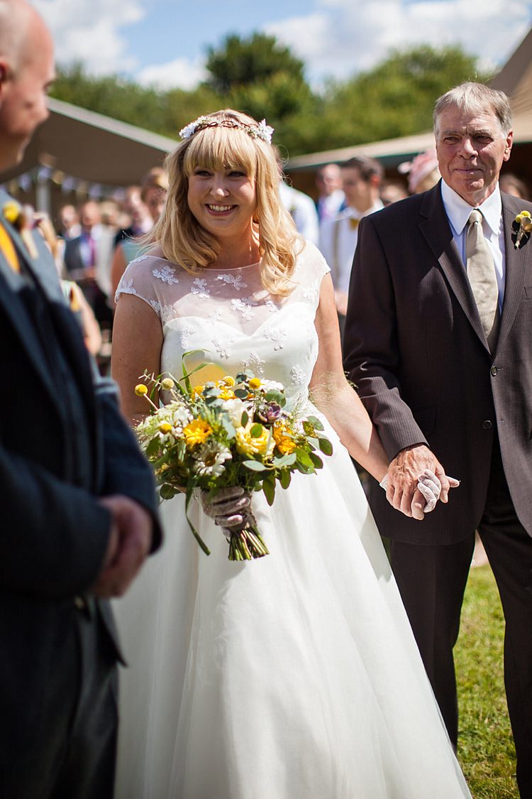 Pretty Outdoorsy Yellow Tipi Wedding http://www.binkynixon.com/