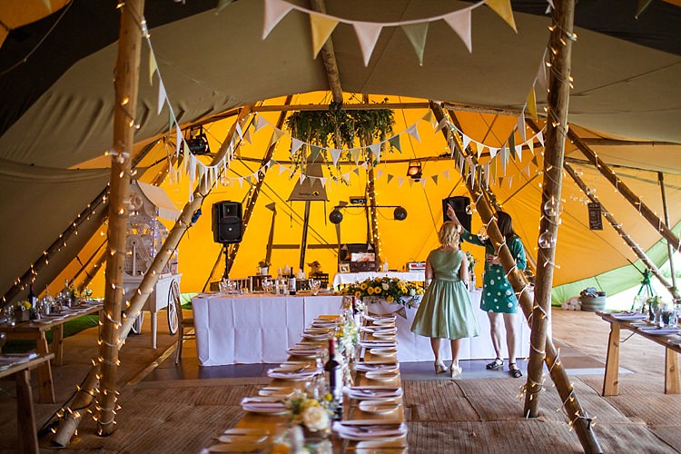 Pretty Outdoorsy Yellow Tipi Wedding http://www.binkynixon.com/