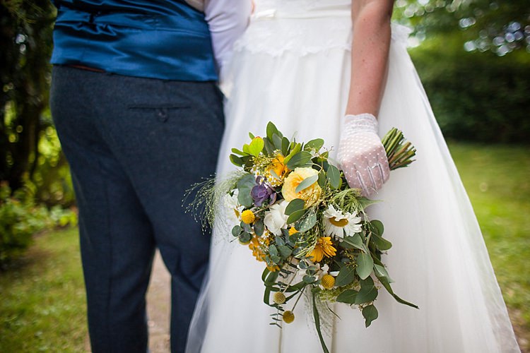 Pretty Outdoorsy Yellow Tipi Wedding http://www.binkynixon.com/
