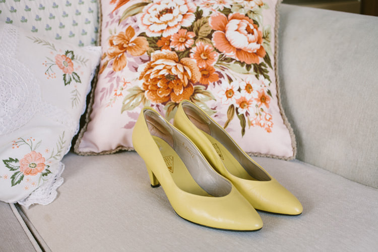 Small Vintage City Wedding http://www.sarahlondonphotography.co.uk/