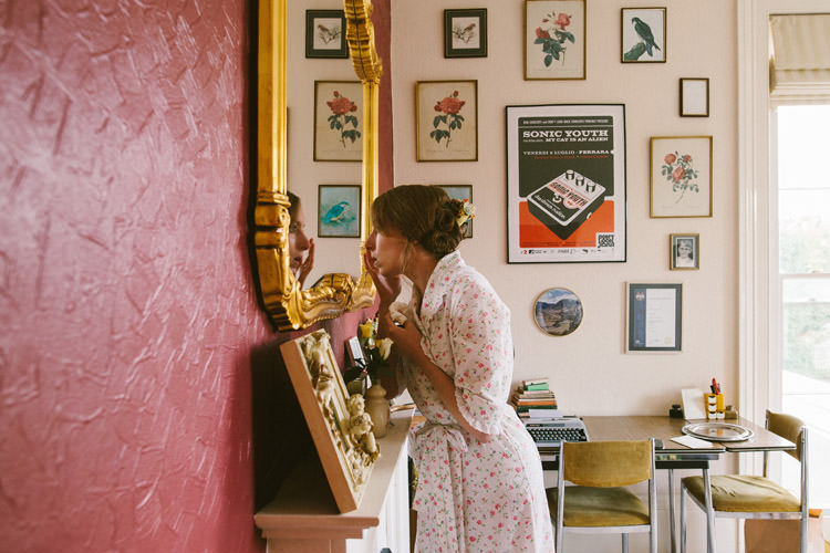 Small Vintage City Wedding http://www.sarahlondonphotography.co.uk/