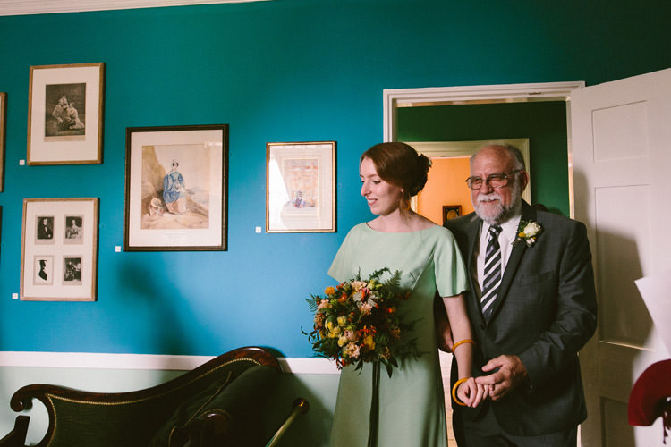Small Vintage City Wedding http://www.sarahlondonphotography.co.uk/
