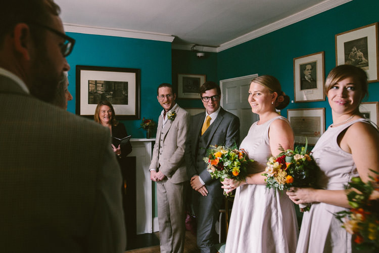 Small Vintage City Wedding http://www.sarahlondonphotography.co.uk/