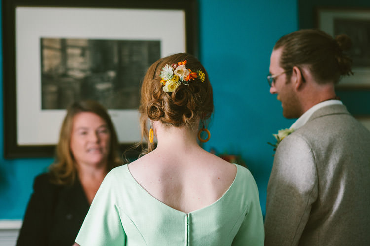 Small Vintage City Wedding http://www.sarahlondonphotography.co.uk/