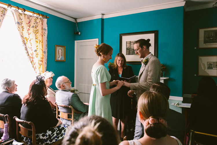 Small Vintage City Wedding http://www.sarahlondonphotography.co.uk/