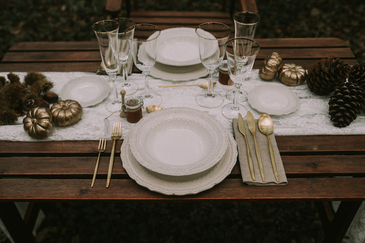 Reception Wooden Table Setting Lace Runner Gold Cutlery Pumpkins Pinecones Organic Woodland Elopement Wedding Ideas http://www.miraalpajarito.es/