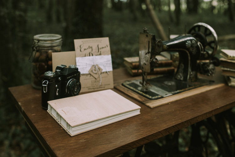 Guestbook Table Wedding Stationery Black Calligraphy Vintage Camera Sewing Machine Glass Jar Organic Woodland Elopement Wedding Ideas http://www.miraalpajarito.es/