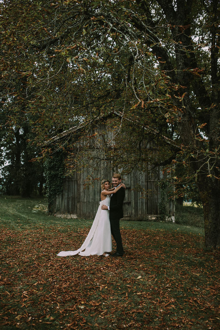 Organic Woodland Elopement Wedding Ideas http://www.miraalpajarito.es/