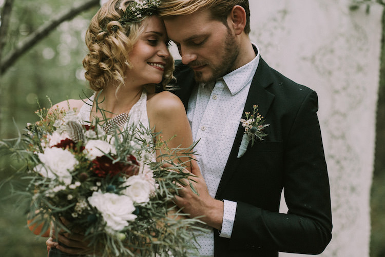 Bride Lace Halter-Neck Bridal Gown Floral Crown White Maroon Blush Bouquet Groom Black Jacket White Polka Dot Shirt Hanging Lace Décor Organic Woodland Elopement Wedding Ideas http://www.miraalpajarito.es/