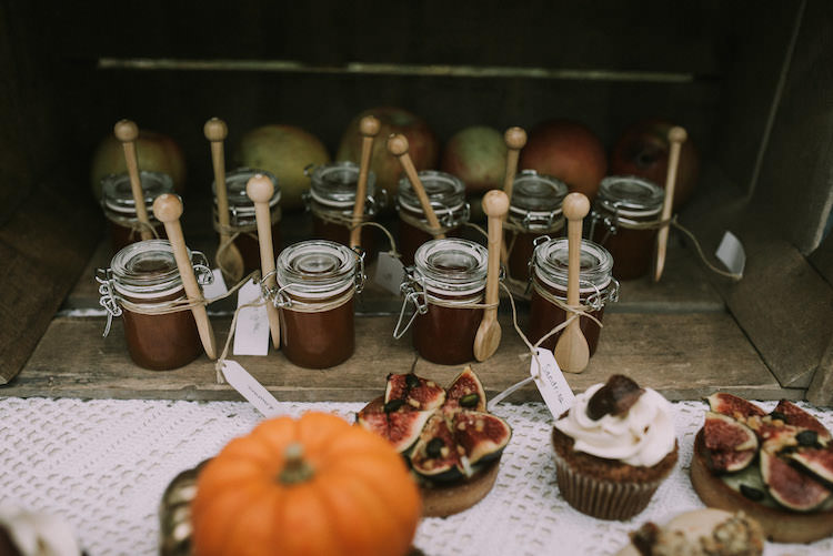 Dessert Table Mini Jars Wooden Spoon Guest Favours Cupcakes Tarts Pumpkins Fresh Fruit Organic Woodland Elopement Wedding Ideas http://www.miraalpajarito.es/