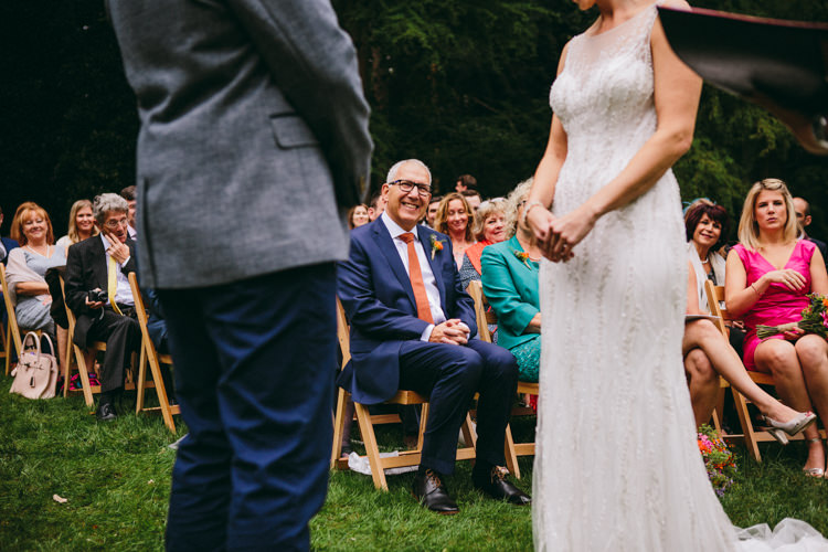 Colourful Outdoorsy Tipi Wedding http://amybphotography.co.uk/