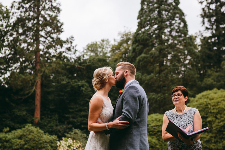 Colourful Outdoorsy Tipi Wedding http://amybphotography.co.uk/