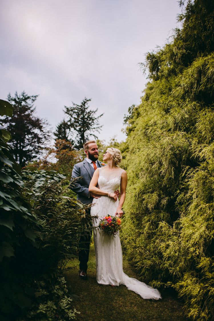 Colourful Outdoorsy Tipi Wedding http://amybphotography.co.uk/