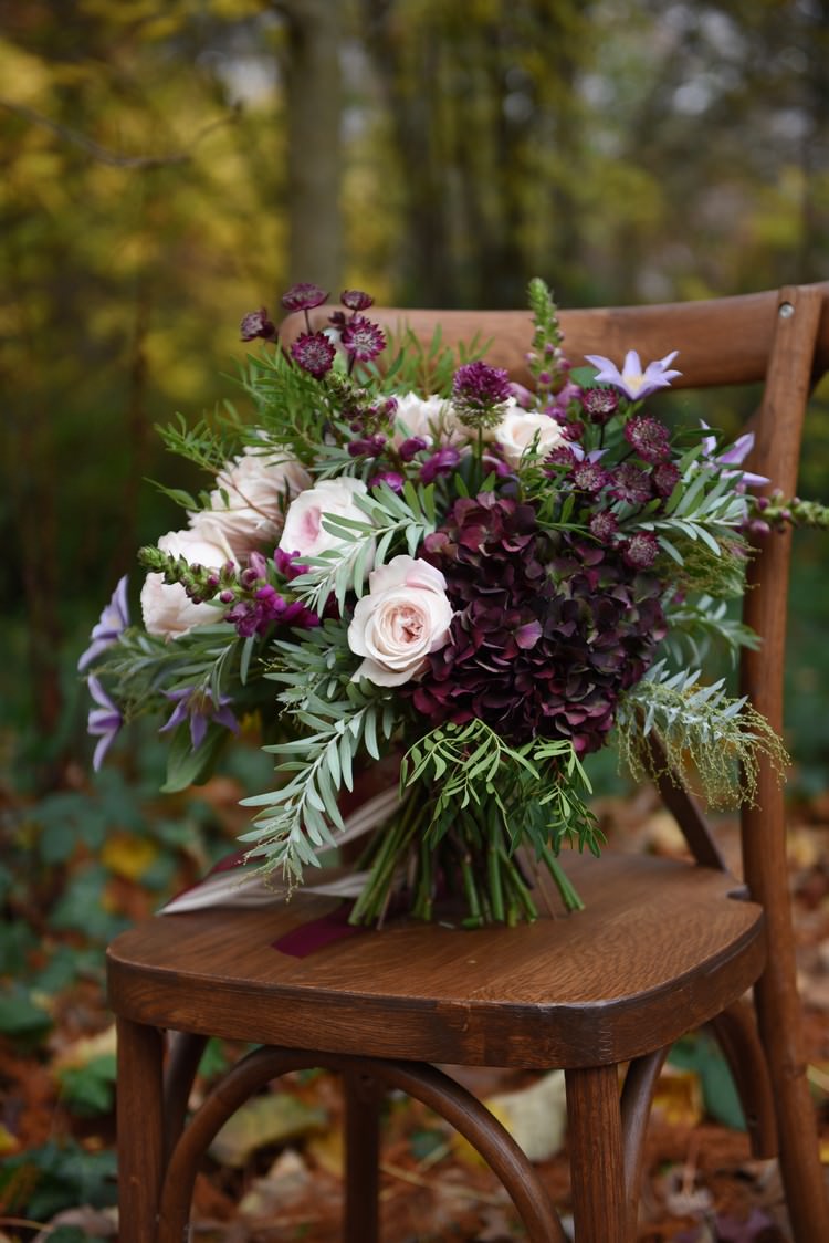 Bouquet Flowers Plum Blush Ivory Foliage Bride Bridal Rich Autumn Park Wedding Ideas http://www.evatarnok.com/