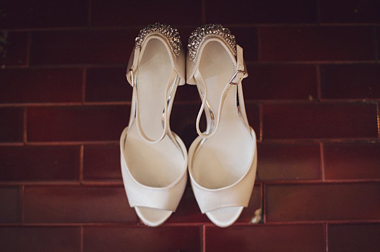 Natural Peach Garden Wedding http://www.juliaandyou.co.uk/
