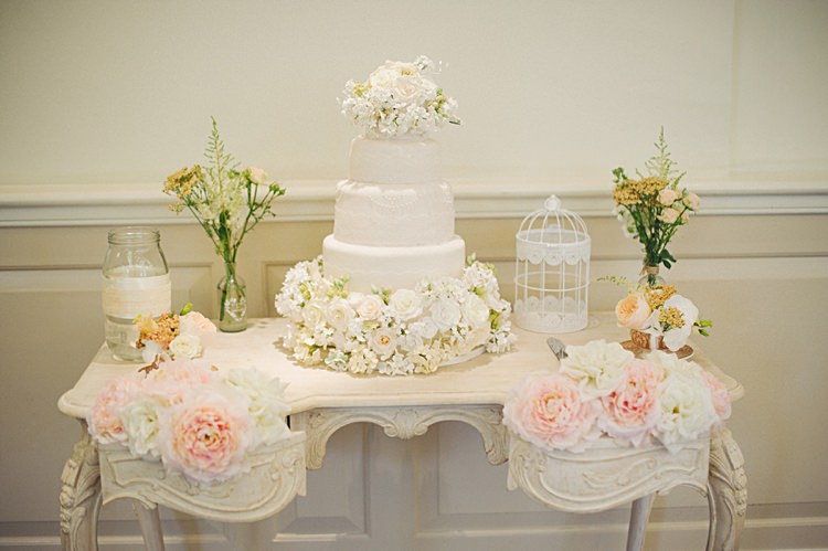 Cake Table Flowers Pretty Natural Peach Garden Wedding http://www.juliaandyou.co.uk/
