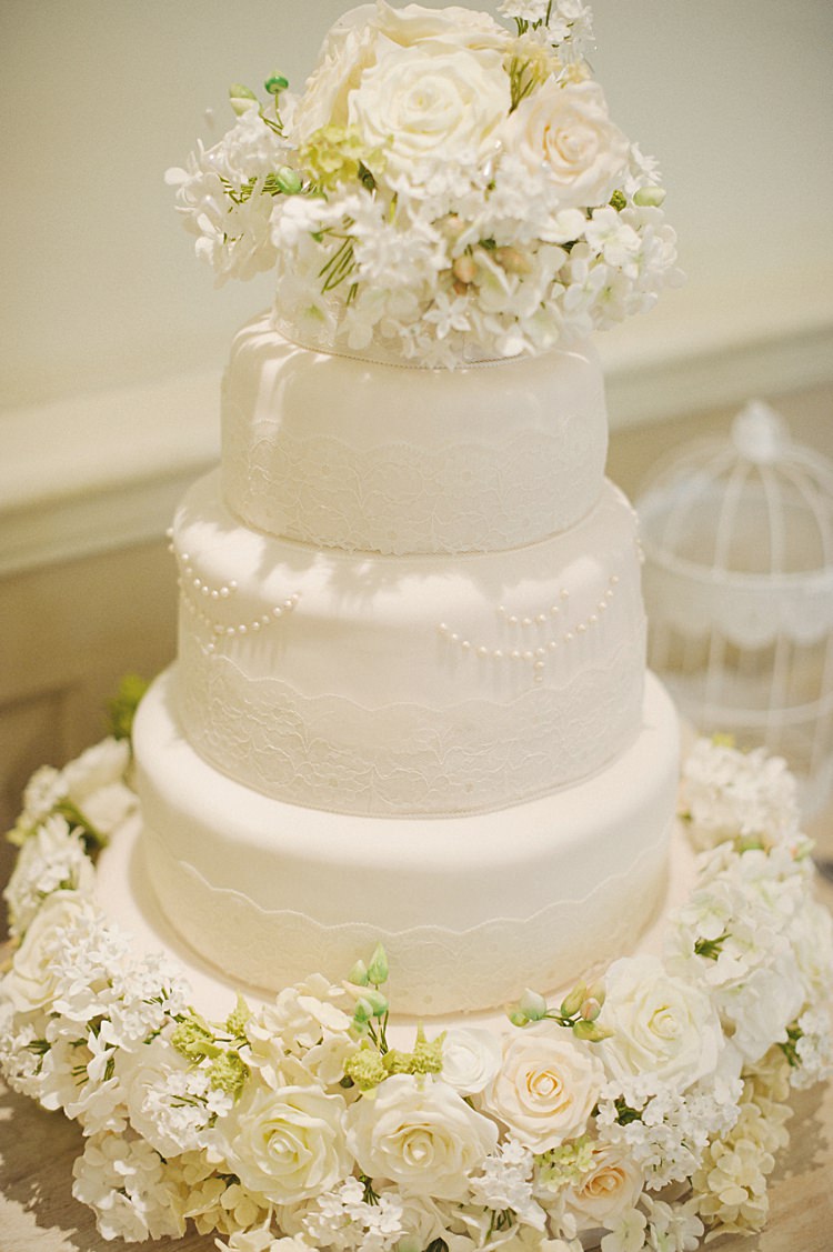 White Cake Lace Flowers Natural Peach Garden Wedding http://www.juliaandyou.co.uk/
