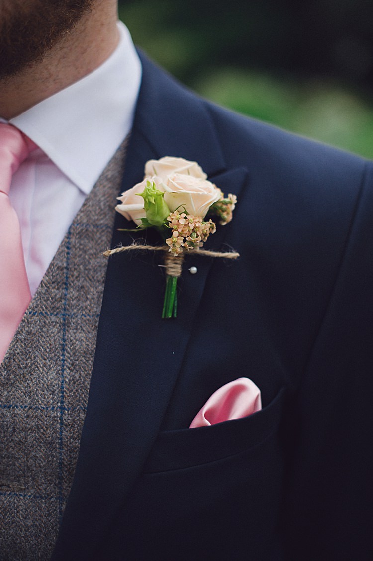 Rose Buttonhole Groom Natural Peach Garden Wedding http://www.juliaandyou.co.uk/