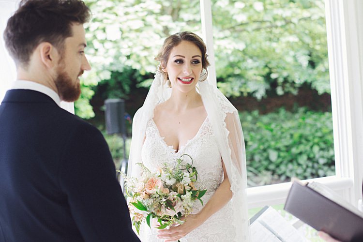 Natural Peach Garden Wedding http://www.juliaandyou.co.uk/
