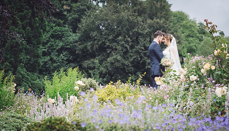 Natural Peach Garden Wedding http://www.juliaandyou.co.uk/
