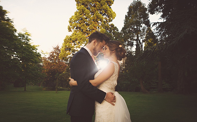 Natural Peach Garden Wedding http://www.juliaandyou.co.uk/