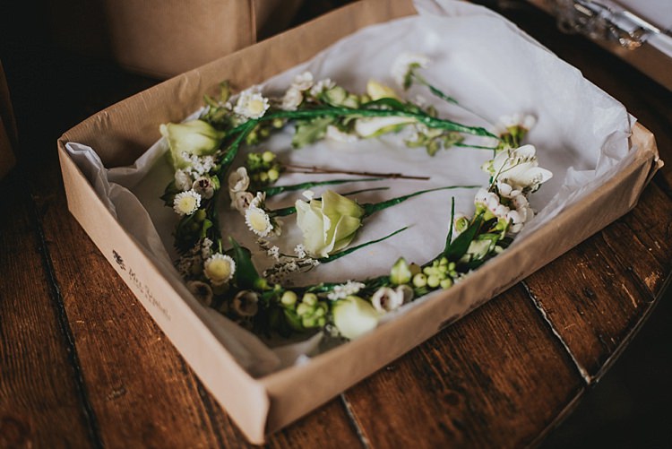 Industrial Cool Mill Greenery Wedding http://www.beckyryanphotography.co.uk/