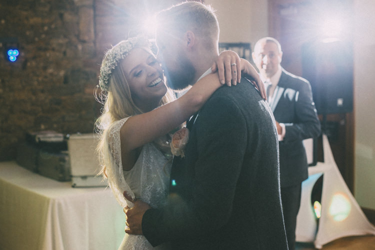 Pretty Peach Boho Wedding http://liamsmithphotography.com/
