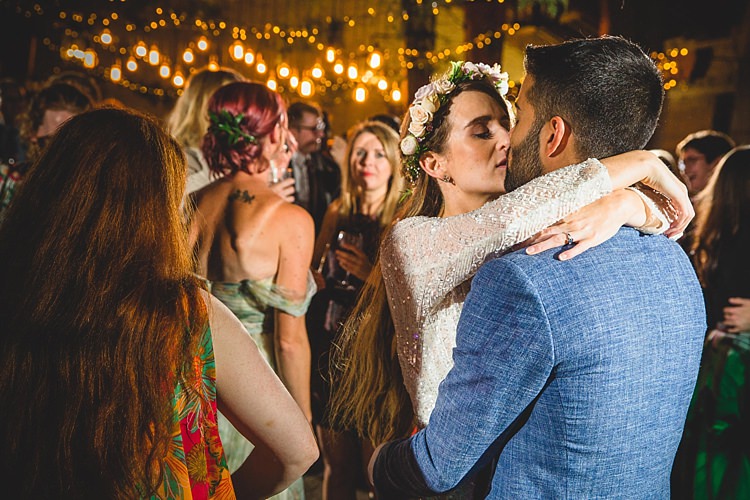 Eclectic Foliage Edison Lights Wedding http://www.tobiahtayo.com/