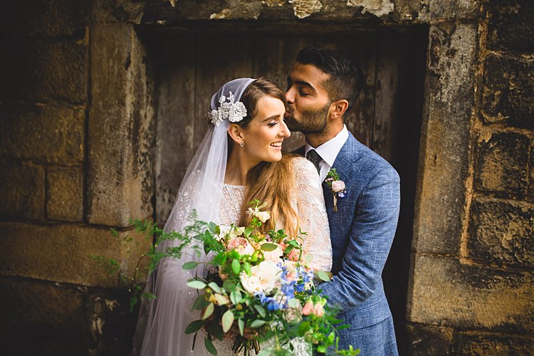 Eclectic Foliage Edison Lights Wedding http://www.tobiahtayo.com/