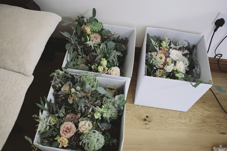 Rustic Quintessentially English Countryside Wedding http://www.sarahmorris-photography.com/