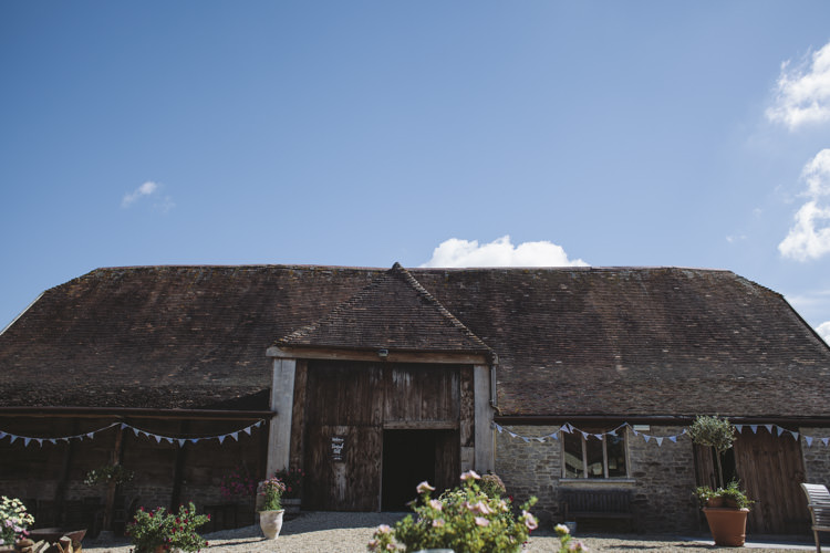 Lower Stockbridge Farm Barn Dorset Rustic Quintessentially English Countryside Wedding http://www.sarahmorris-photography.com/