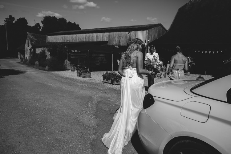 Rustic Quintessentially English Countryside Wedding http://www.sarahmorris-photography.com/