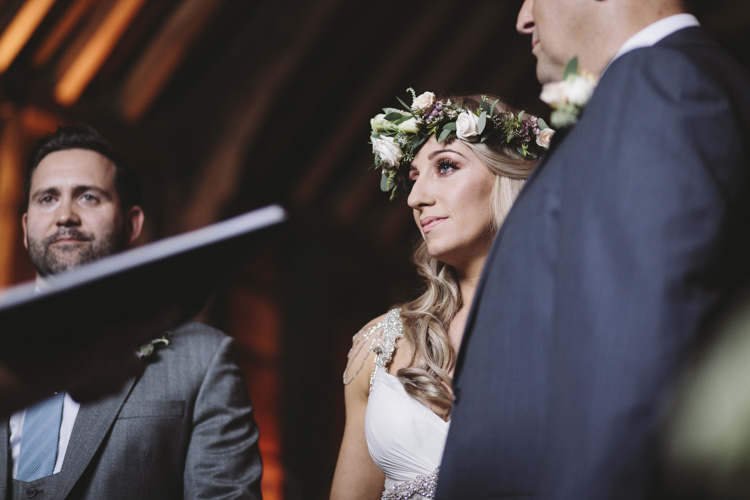 Rustic Quintessentially English Countryside Wedding http://www.sarahmorris-photography.com/