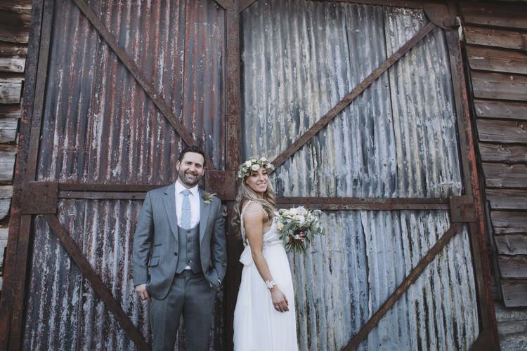 Rustic Quintessentially English Countryside Wedding http://www.sarahmorris-photography.com/
