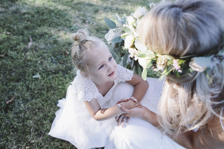 Rustic Quintessentially English Countryside Wedding http://www.sarahmorris-photography.com/