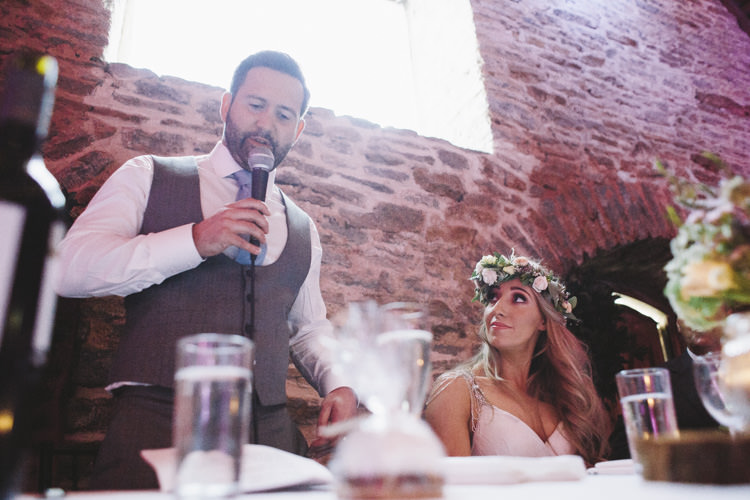 Rustic Quintessentially English Countryside Wedding http://www.sarahmorris-photography.com/