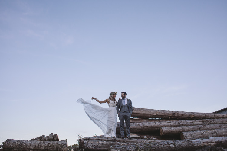 Rustic Quintessentially English Countryside Wedding http://www.sarahmorris-photography.com/