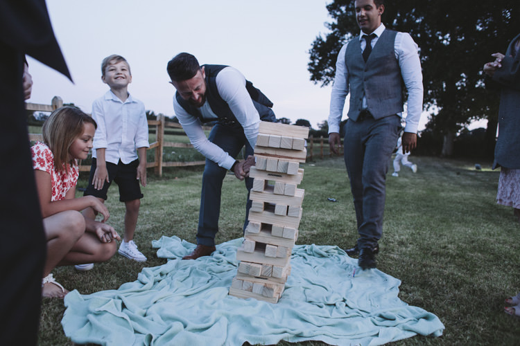 Rustic Quintessentially English Countryside Wedding http://www.sarahmorris-photography.com/