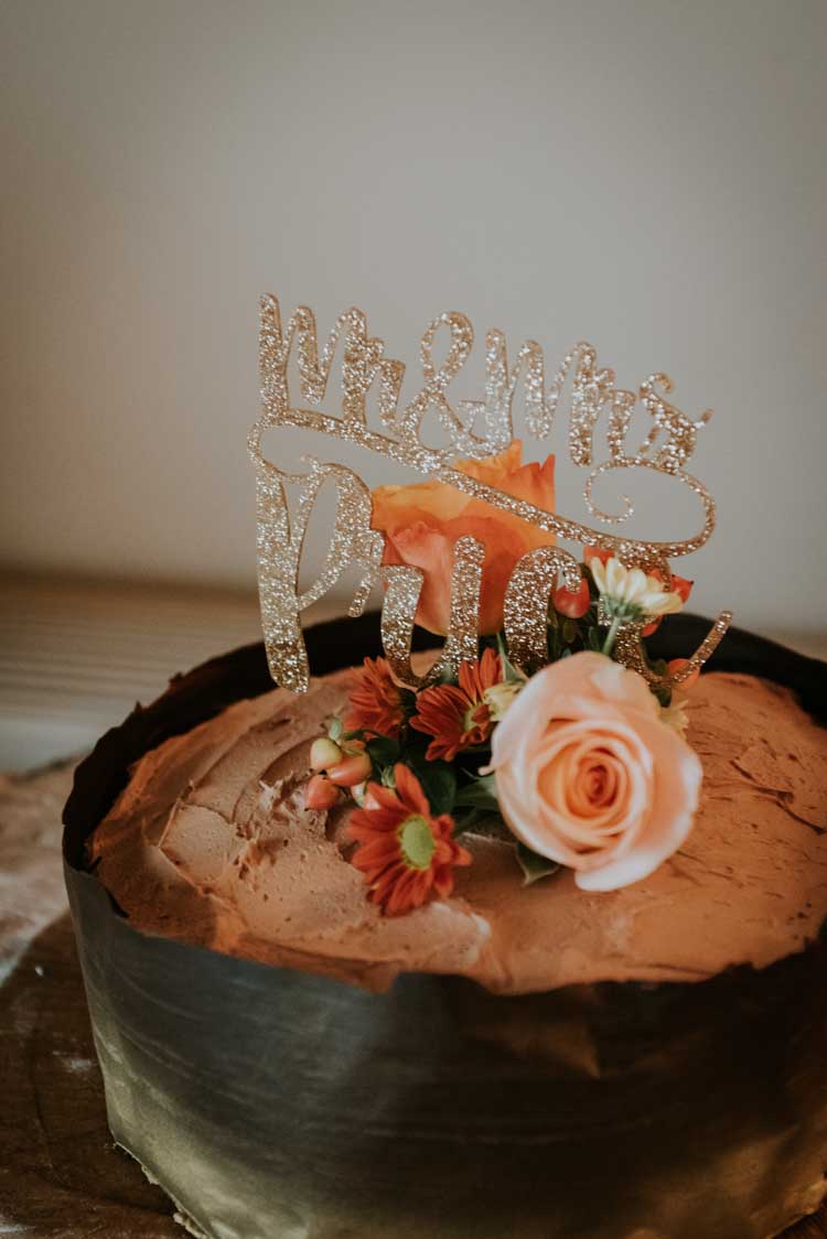 Chocolate Cake Glitter Toppper Names Rose Gold Autumn Barn Wedding http://www.weddingphotographyincheltenham.co.uk/