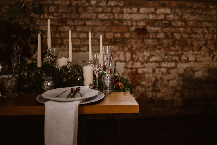 Dark Romantic Urban Wedding Ideas http://www.agnesblack.com/