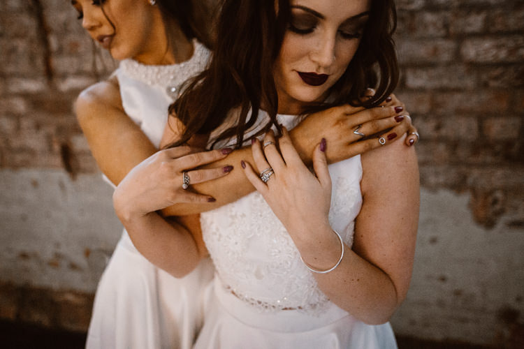 Dark Romantic Urban Wedding Ideas http://www.agnesblack.com/
