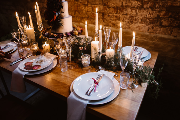 Candles Fern Greenery Table Runner Dark Romantic Urban Wedding Ideas http://www.agnesblack.com/