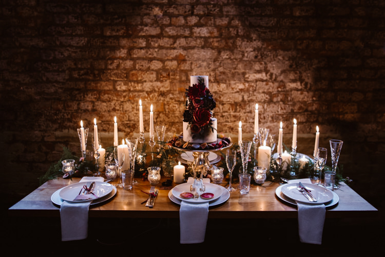 Candles Tablescape Decor Red Black Dark Romantic Urban Wedding Ideas http://www.agnesblack.com/