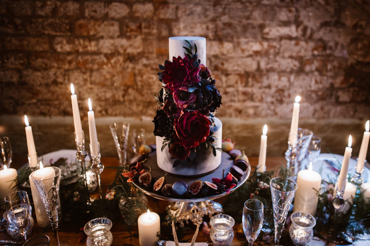 Dark Romantic Urban Wedding Ideas http://www.agnesblack.com/