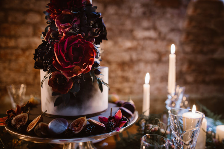Dark Romantic Urban Wedding Ideas http://www.agnesblack.com/