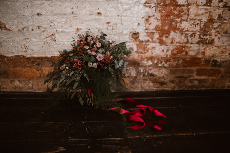 Dark Romantic Urban Wedding Ideas http://www.agnesblack.com/