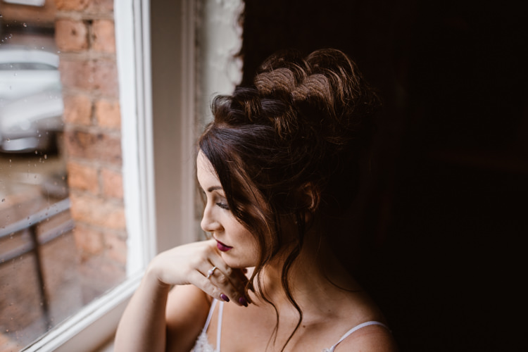 Dark Romantic Urban Wedding Ideas http://www.agnesblack.com/