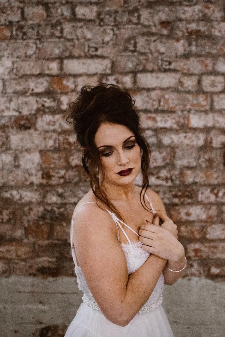 Rustic Hair Bride Bridal Style Dark Romantic Urban Wedding Ideas http://www.agnesblack.com/
