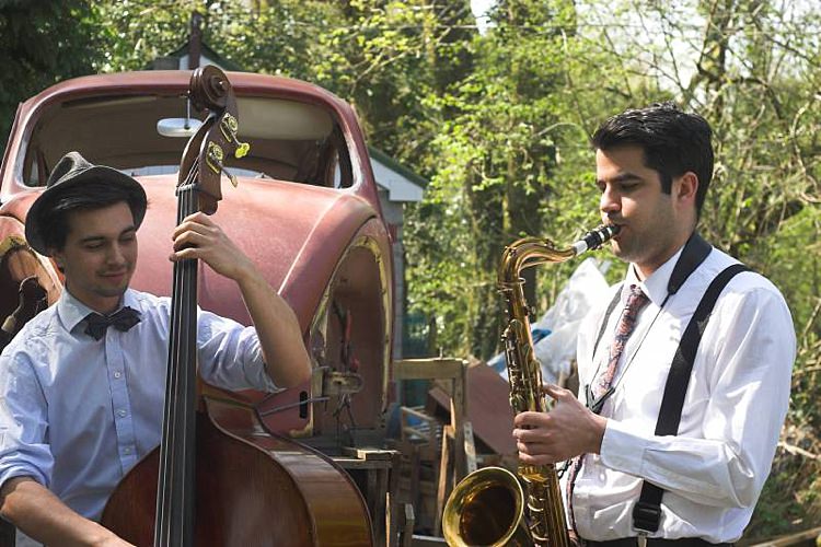 Live Music Outdoor Weddings Advice Tips Planning