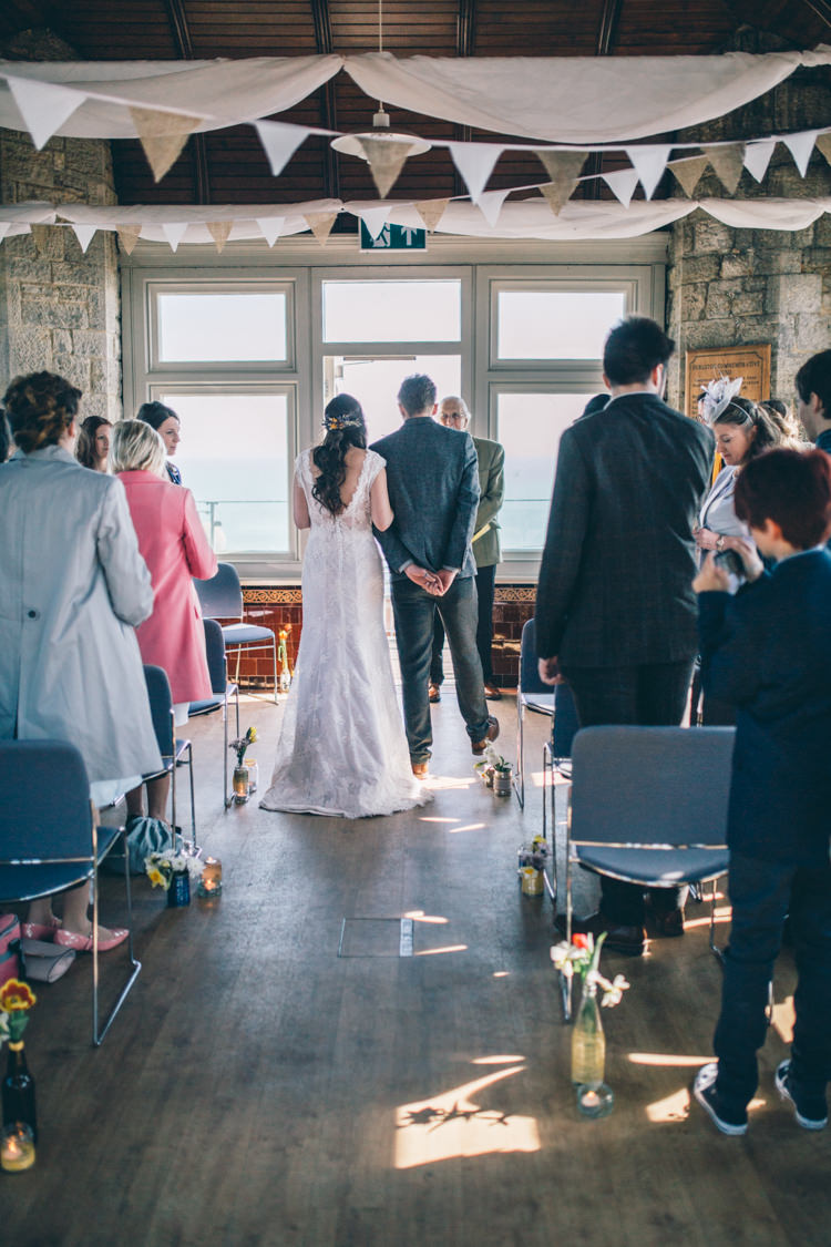 Crafty Country Rustic Wedding http://www.naomijanephotography.com/
